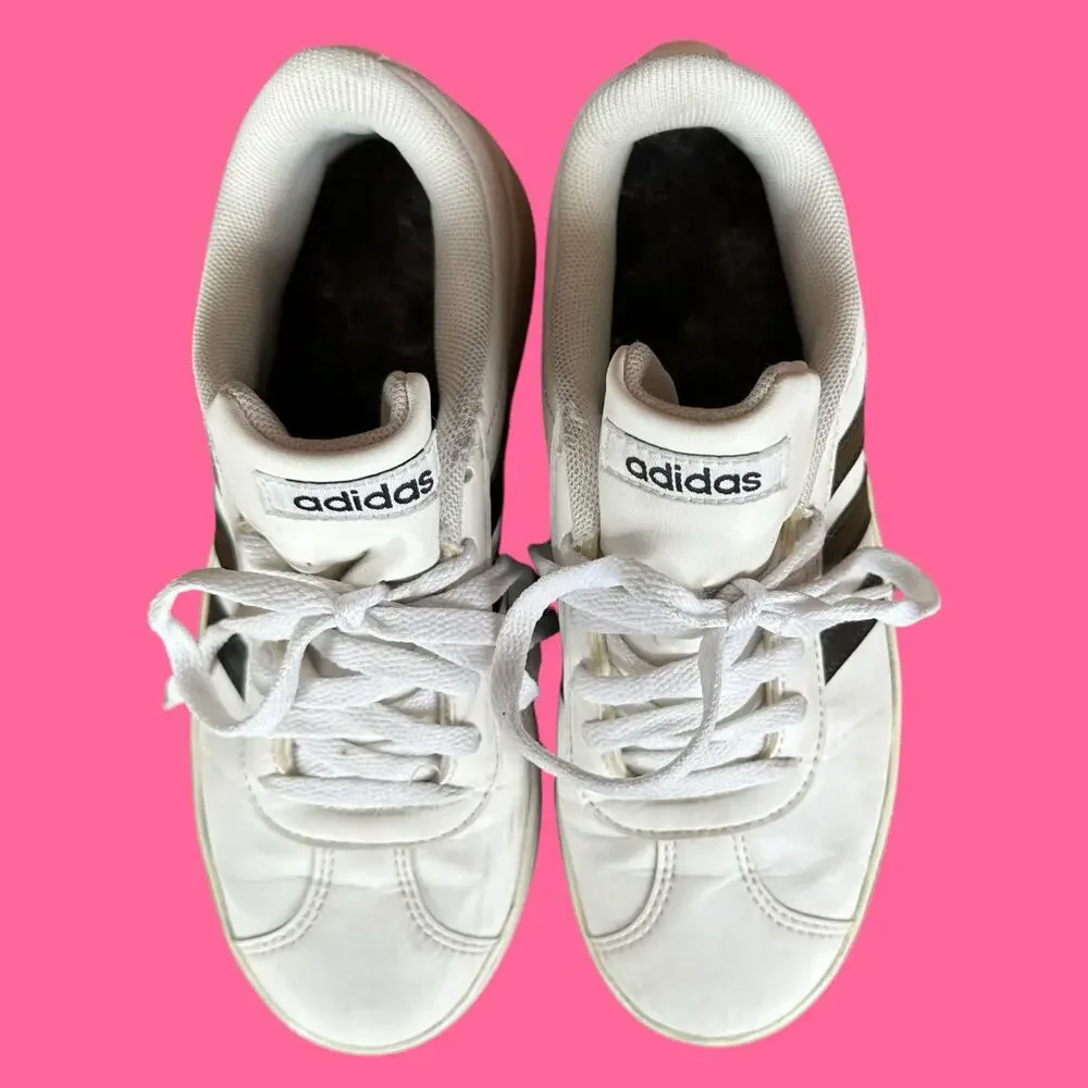 Adidas Sneakers Kids Size 2.5 White Black Classic Athletic Shoe Play Walk School
